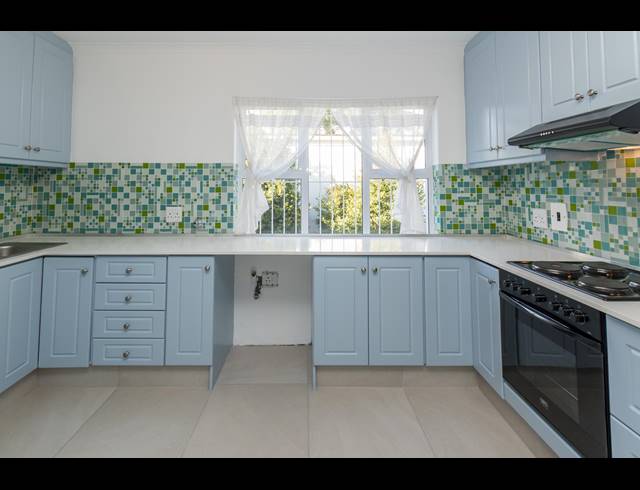 3 BEDROOM TOWNHOUSE TO LET IN HARFIELD VILLAGE